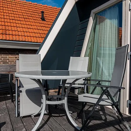 Apartment 4t4 B