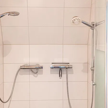 4t4 B Apartment