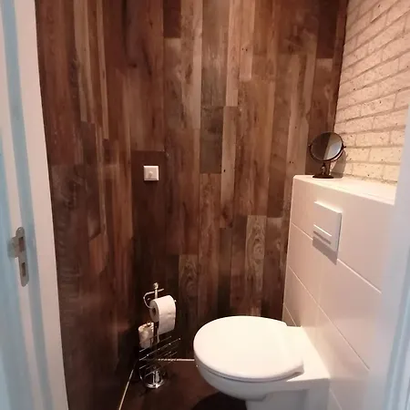 4t4 B Apartment