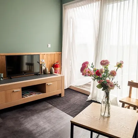 4t4 B * إغموند آن دن هوف