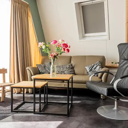 4t4 B إغموند آن دن هوف